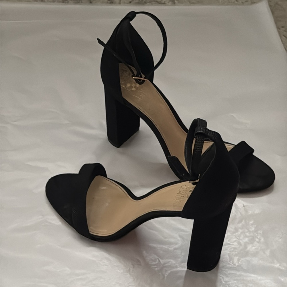 Vince Camuto‎ Mariana black leather ankle strap block heel sandals Sz 10
